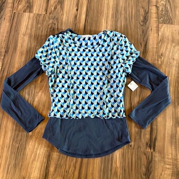 Mesh Geometric Stretch Top with Layering Long Sleeve Ribbed Tee - Picture 1 of 10